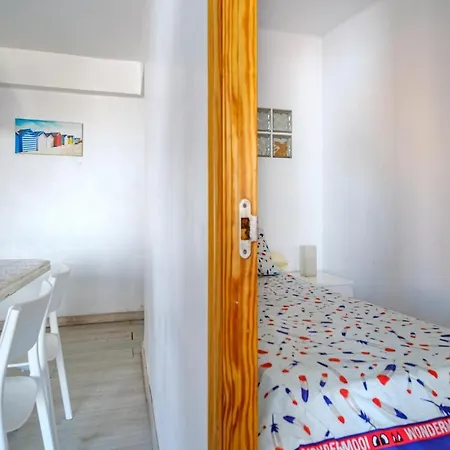 3 Bedroom Cozy In Apartment